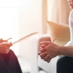 Leczenie zaburzeń odżywiania w ośrodku. Jak wygląda taka terapia?